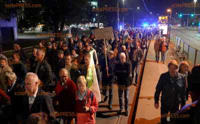 Energie-Demo gegen steigende Kosten in sächsischer Landeshauptstadt: Hunderte Menschen demonstrieren gegen die Politik: Inflation, hohe Gas- und Stromkosten und Corona sind bestimmendes Thema, Frust im Osten wächst weiter