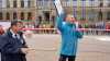 Weihnachts-Weltrekord in Dresden geknackt! Ein Kilometer langer Stollen vor der weltbekannten Semperoper - „Der größte Stollen der Welt"! Doch die Aktion hat einen sehr ernsten Hintergrund: Stollen wurden nach Rekordrichter-Entscheidung verkauft, Erlös geht an schwerkranken Louis