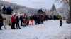 Touristen-Ansturm auf Rodelhänge und Skipisten! Winter-Wonderland im Osterzgebirge bei Altenberg, perfekter Ausflug für Familien bei Schneepracht und winterlichen Minusgraden: Schnee-Wanderer begeistert: "Einfach toll. Wir kommen aus Dresden, das liegt kein Schnee." - Parkplätze sind am Nachmittag sehr rar