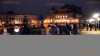 Mega-Menschenkette erinnert an Bombardierung Dresdens am 13. Februar 1945 - „Nie wieder Krieg!" Tausende Menschen fassen sich für mehrere Minuten an den Händen, auch wichtige Politikerinnen und Politiker reihen sich ein: Leuchtende Kerzen und emotionale Stimmung in Sachsens Landeshauptstadt