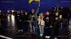 Demo der Schande! Rechte Demonstranten brüllen ukrainischen Flüchtlingen „Nazis raus! Ihr Dreckspack!" entgegen - Und das am Ukrainekrieg-Jahrestag! Mega-Demos in Sachsens Landeshauptstadt mit aufgeheizter Stimmung:  Polizei mit hunderten Einsatzkräften im Großeinsatz