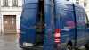 Mehrere Fahrzeuge auf Autohausgelände in Brand: Polizei sucht Zeugen