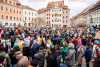 Demo gegen Rechts: 1.500 Menschen demonstrieren in Bautzen: Rechtsextreme marschieren bei Demo-Ende auf