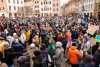 Demo gegen Rechts: 1.500 Menschen demonstrieren in Bautzen: Rechtsextreme marschieren bei Demo-Ende auf