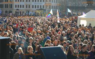 Tausende Teilnehmer bei Mega-