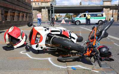 Furchtbarer Unfall: Motorrad erwischt Kind auf Fahrrad: Kind schwerst verletzt