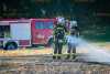 Aktue Gefahr vor Wald- und Feldbränden: Feuerwehr zündet Feld an, um Ernstfall zu proben