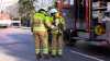 Baracke brennt in Cottbus: Ersthelfer greift beherzt ein und rettet Mann sowie Hund :  Feuerwehr mit massiven Kräften im Einsatz - Viele Schaulustige behindern Löscharbeiten