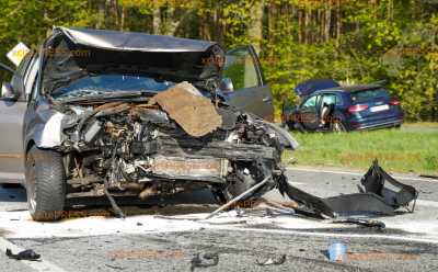 Unfall auf S95: Drei Verletzte bei Frontalzusammenstoß: Rettungshubschrauber im Einsatz