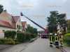 Nach Blitzeinschlag in Lauta – Gartenlaube und Schuppen in Flammen: 