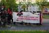 Großer Zulauf bei Demo nach nächtlichem Angriff auf jungen Punk: War es ein Neonazi? Pyrofackeln, Fahnen und Sprechchöre in Dresden-Strießen: Unerwartet viele Menschen schließen sich der Solidaritätsdemo an und beklagen Zunahme rechter Gewalt