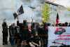 Großer Zulauf bei Demo nach nächtlichem Angriff auf jungen Punk: War es ein Neonazi? Pyrofackeln, Fahnen und Sprechchöre in Dresden-Strießen: Unerwartet viele Menschen schließen sich der Solidaritätsdemo an und beklagen Zunahme rechter Gewalt