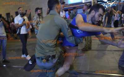 (UP) Soldat auf Anti-Kriegs-Demo:  (UP) Soldat auf Anti-Kriegs-Demo: