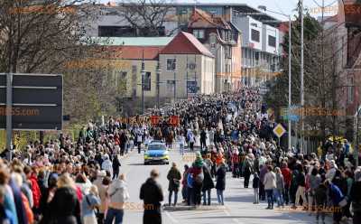 Osterreiter ziehen durch Bautzen: Sorbische Tradition verkündet die Auferstehung Christi