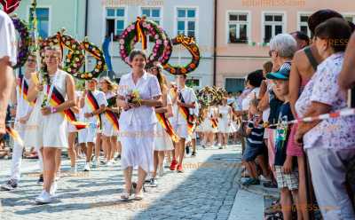 Auftakt zu traditionellem Kamenzer Forstfest: Rund 1.400 Kinder ziehen weiß gekleidet durch die Lessingstadt