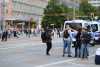 Nach tödlicher Messerstecherei am Rande von Stadtgebiet: Mehrere Demonstrationen in der Innenstadt: Polizei muss Demonstrationslager voneinander trennen