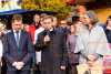 Der 16. Pulsnitzer Pfefferkuchenmarkt ist eröffnet: Ministerpräsident Kretschmer wird zum Pfefferkuchenverkäufer