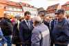 Der 16. Pulsnitzer Pfefferkuchenmarkt ist eröffnet: Ministerpräsident Kretschmer wird zum Pfefferkuchenverkäufer