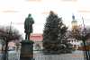 Mit schöner Weihnachtspracht nichts zu tun: Hat Pulsnitz den hässlichsten Weihnachtsbaum?!: Bürgermeisterin und Einwohner sehen die Sache positiv