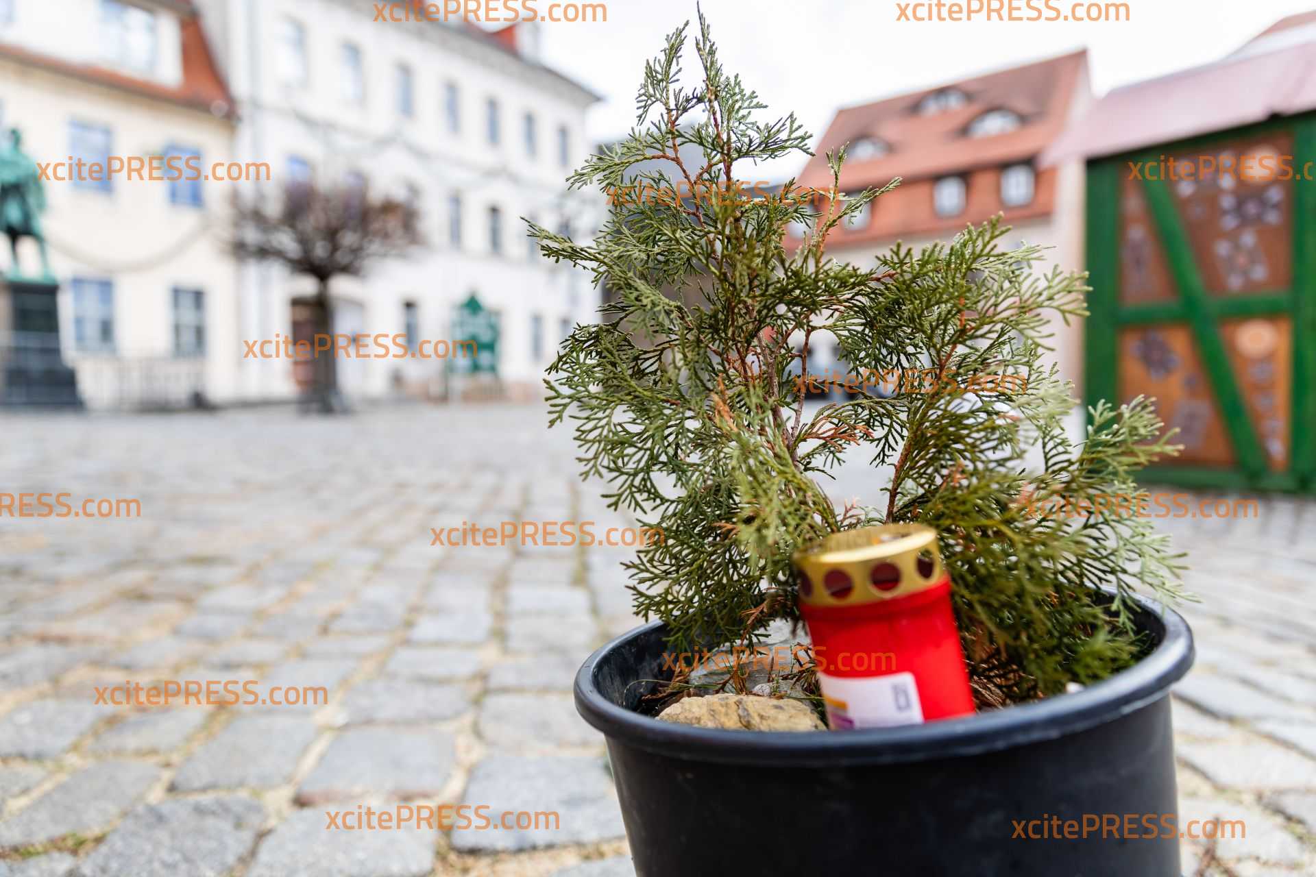 Sturm lässt Pulsnitzer Weihnachtsbaum umkippen: 