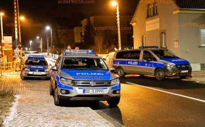 Auffälliges Auto steht beleuchtet auf Grundstück: Aufmerksame Bürger übergeben Slowaken der Polizei