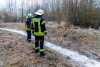 Große Menge an Heizöl ausgelaufen: Feuerwehr muss nahegelegenen Stausee schützen