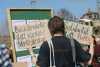 Demo gegen Mietwahnsinn auf dem Postplatz: Auch in der Landeshauptstadt Dresden bunter Protest