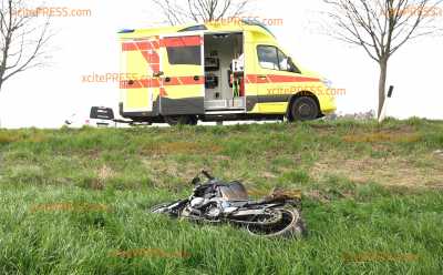 Schwerer Motorradunfall am Sonntagnachmittag: Motorradfahrer und Sozius schwer verletzt - Zwei Rettungshubschrauber im Einsatz