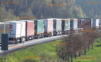 Problem Osterverkehr: Mit dem THW durch das Stauchaos: Dicker Verkehr bereits zum Donnerstagvormittag