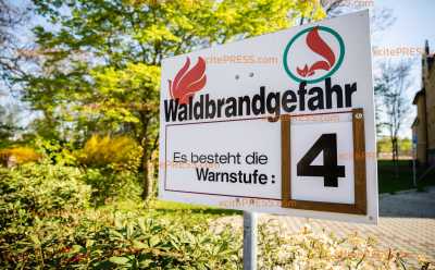 Etliche Osterfeuer wegen Waldbrandgefahr abgesagt: Feuerwehr muss im Notfall illegale Brauchtumsfeuer löschen