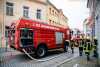 Feuerwehr wird zu Dachstuhlbrand gerufen und steht vor einem Rätsel: Verfallenes Haus steht seit Jahren leer - aber der Schornstein qualmt