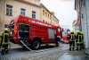 Feuerwehr wird zu Dachstuhlbrand gerufen und steht vor einem Rätsel: Verfallenes Haus steht seit Jahren leer - aber der Schornstein qualmt