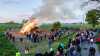 In Doberschau brannte wieder die Hexe: Feuerwehr will Verein gründen, um das Fest auch in Zukunft zu sichern
