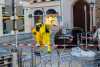 Chemie-Einsatz in Bautzener Innenstadt: Wie im Labor: Hobby-Chemiker bunkert Unmengen an Chemikalien in seiner Wohnung