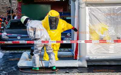 Chemie-Einsatz in Bautzener Innenstadt: Wie im Labor: Hobby-Chemiker bunkert Unmengen an Chemikalien in seiner Wohnung