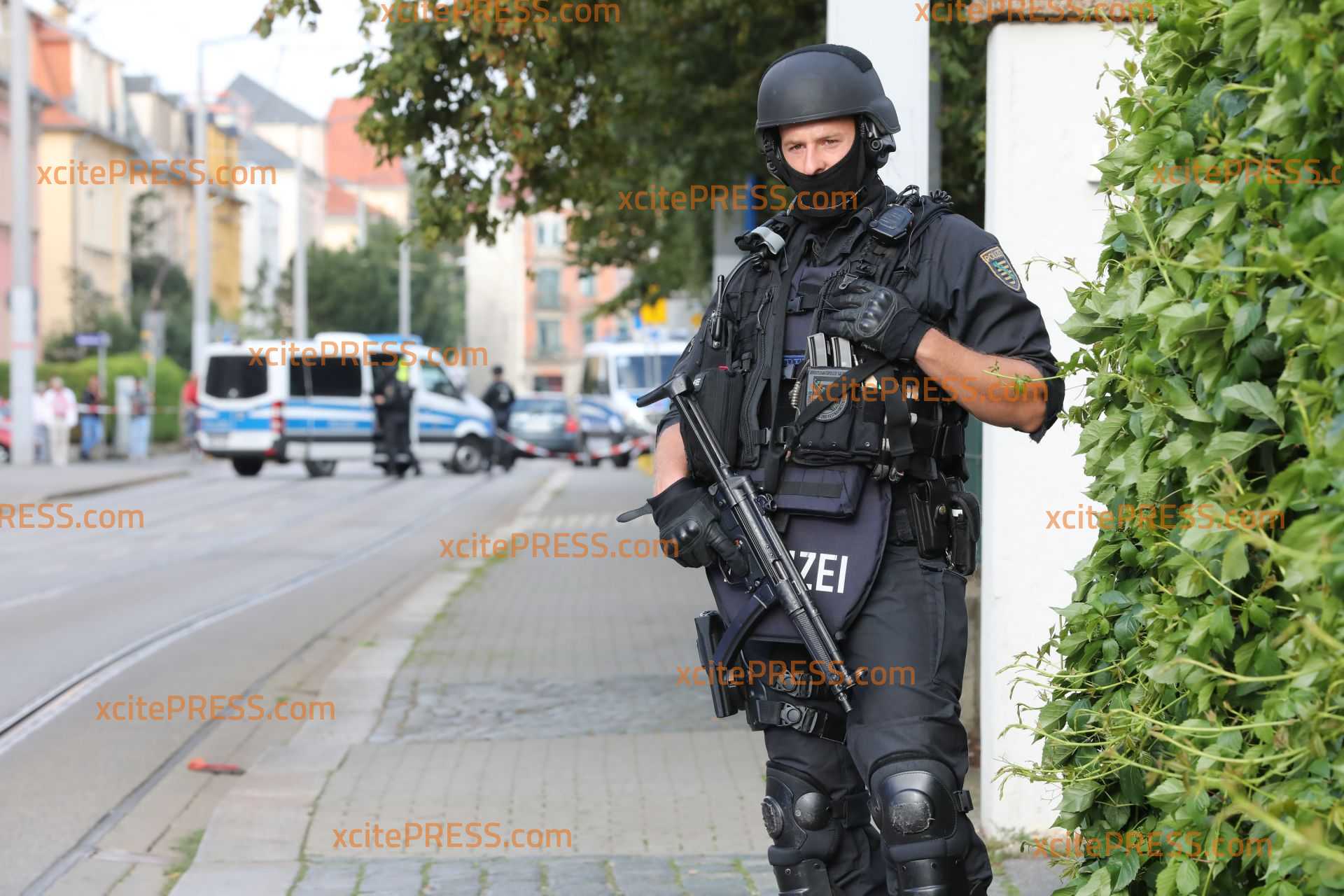 Großeinsatz für die Polizei in Dresden - Verdächtiger flüchtete mehreren Raubstraften: Schusswaffenanwendung eines Polizeibeamten