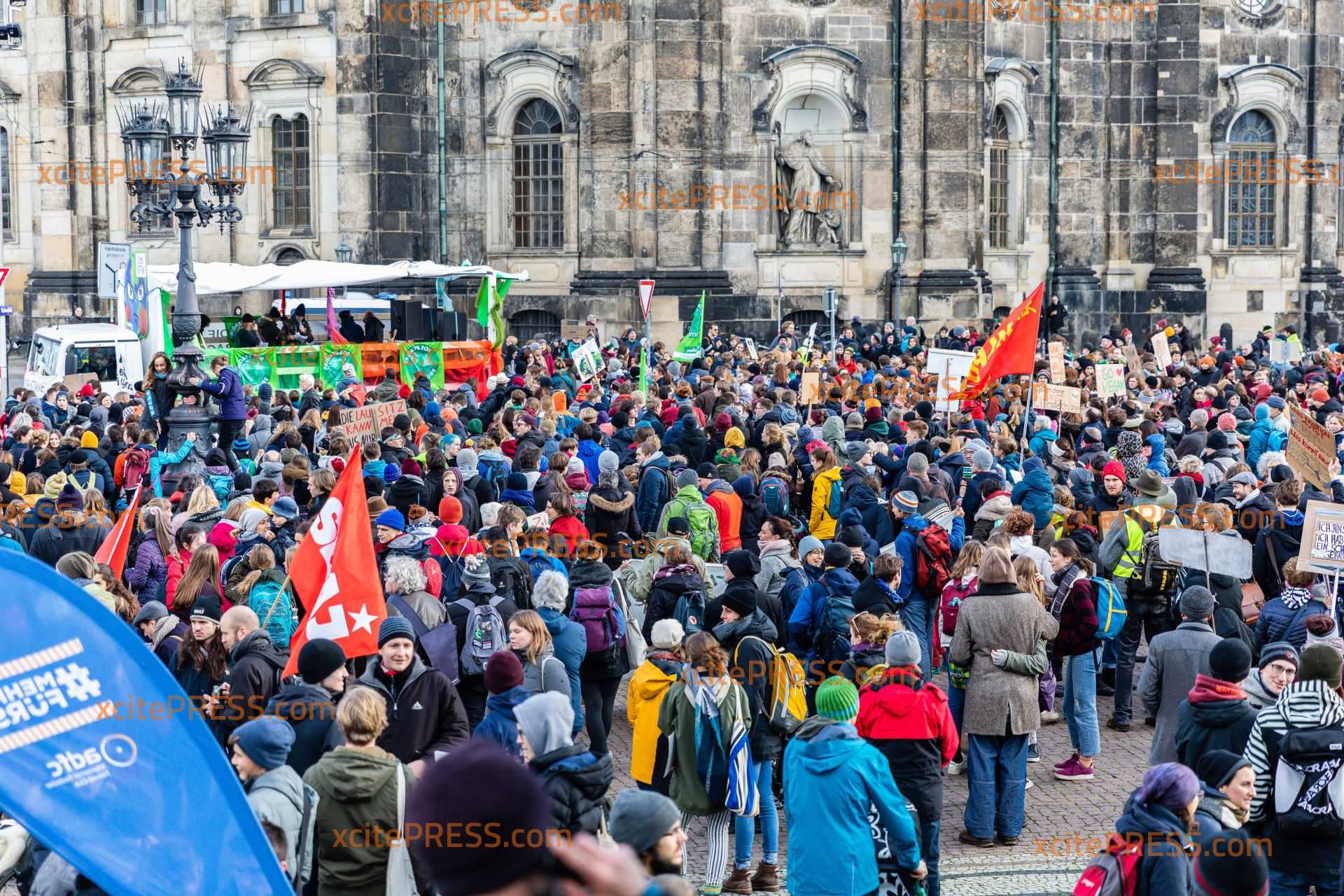 Tausende Teilnehmer bei Klimastreik auf der Straße: 