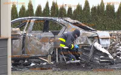 Carport und PKW in Brand: Offenbar Anschlag: Anwesen gehört AFD-Politiker
