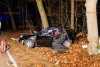 Tragischer Unfall - PKW kollidiert mit Baum: Fahrer (36) verstirbt noch an Unfallstelle