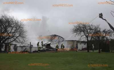 Großbrand vernichtet Scheune: Brandstiftung möglich