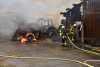 Stall in Flammen: Feuer offensichtlich von Traktor ausgegangen: 110 Kameraden der Feuerwehr im Einsatz