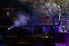 Carport gerät in Brand: Feuerwehr kann angrenzendes Gebäude retten