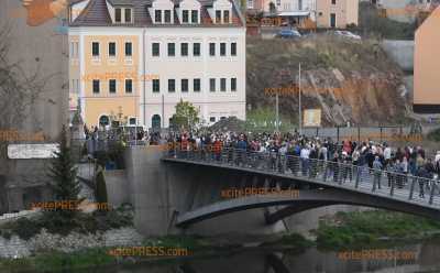 Hunderte Menschen bei Demonstrationen gegen geschlossene Grenzen: Protest auf deutscher und polnischer Seite