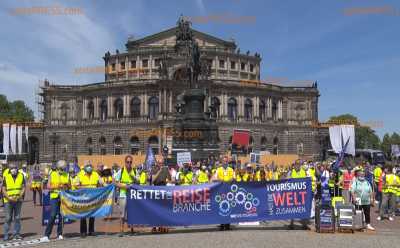 Reisebranche erneut mit enormen Bus-Korso und Demonstrationszug: Betriebe zu kämpfen weiterhin für Rettungsschirm und Finanzhilfen