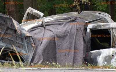 Furchtbarer Crash: Junger PKW-Fahrer (20) verbrennt nach Unfall in Fahrzeug: Beifahrer (19) muss schwerverletzt in Klinik geflogen werden