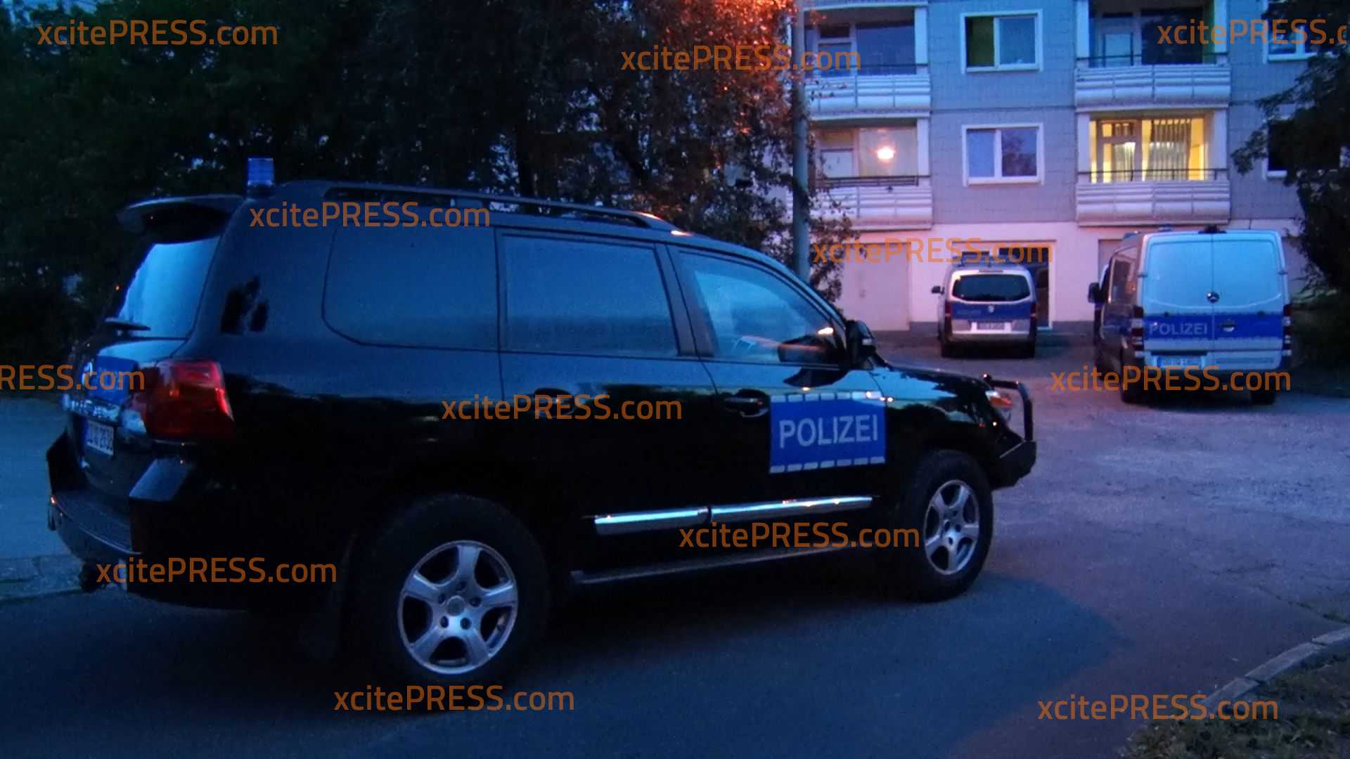 Schuss mit Luftdruckwaffe löst Polizeieinsatz aus: Kräfte für lebensbedrohliche Einsatzlage (lebEL) im Einsatz