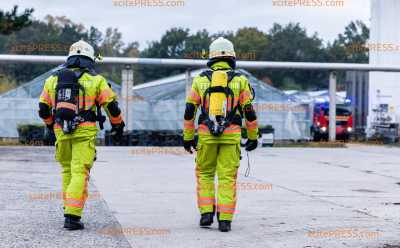 Kohlenstoffdioxid ausgetreten: Rettungskräfte im Einsatz verletzt: Feuerwehr muss Gärtnereimitarbeiter aus Gewächshaus retten