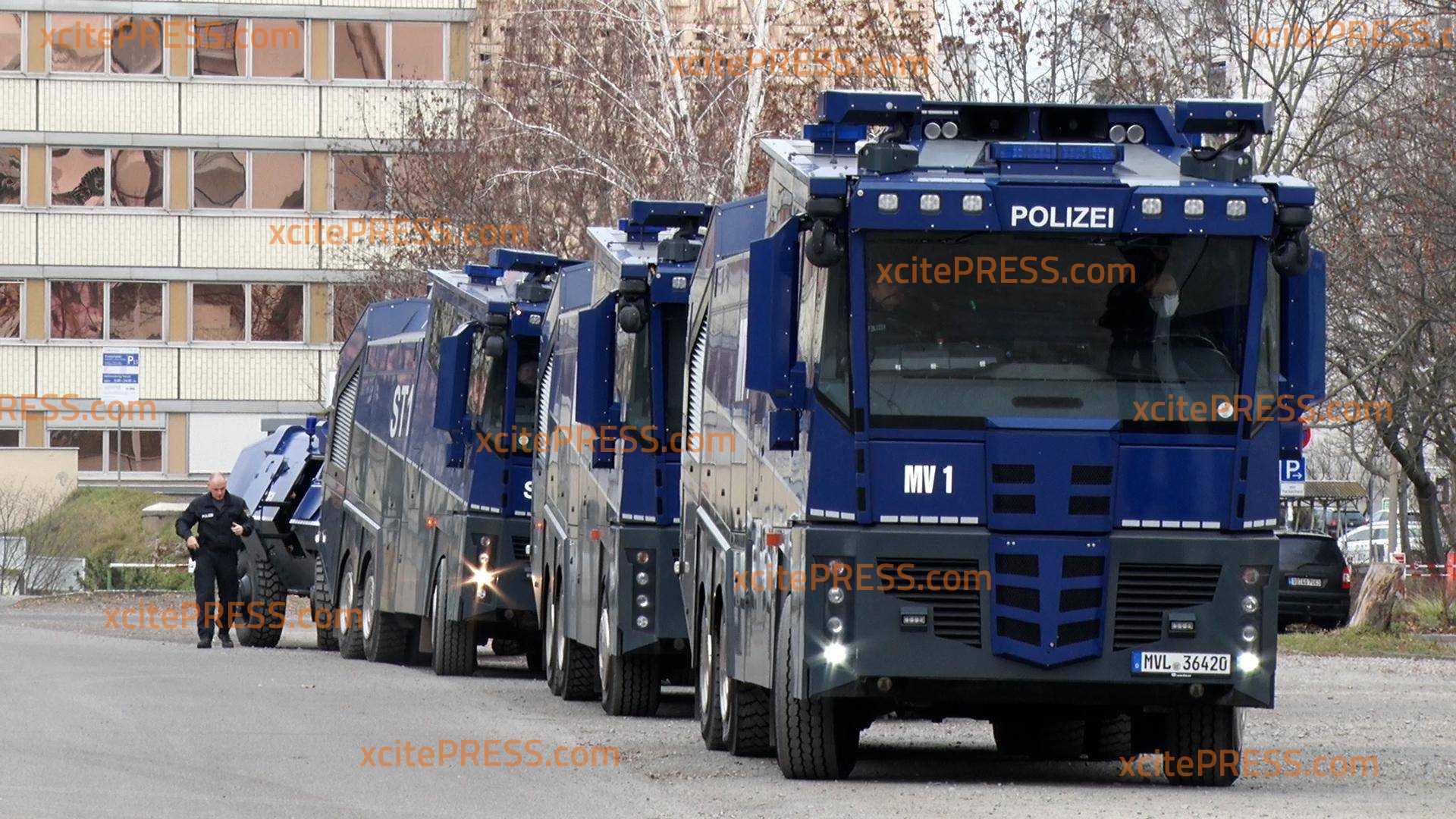 Polizei in Bereitschaft - Großeinsatz wegen verbotener 