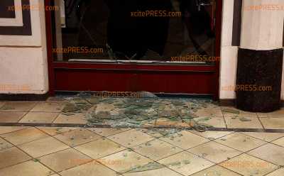 Mehrere Schaufenster von Geschäften in Silvesternacht demoliert: Polizeipräsenz an Altstadtbrücke