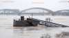 Hochwasser: Rhein knackt in Köln 8-Meter-Marke - Schifffahrt auf dem Rhein droht eine Zwangspause: Erste Absperrungen am Altstadtufer aufgestellt